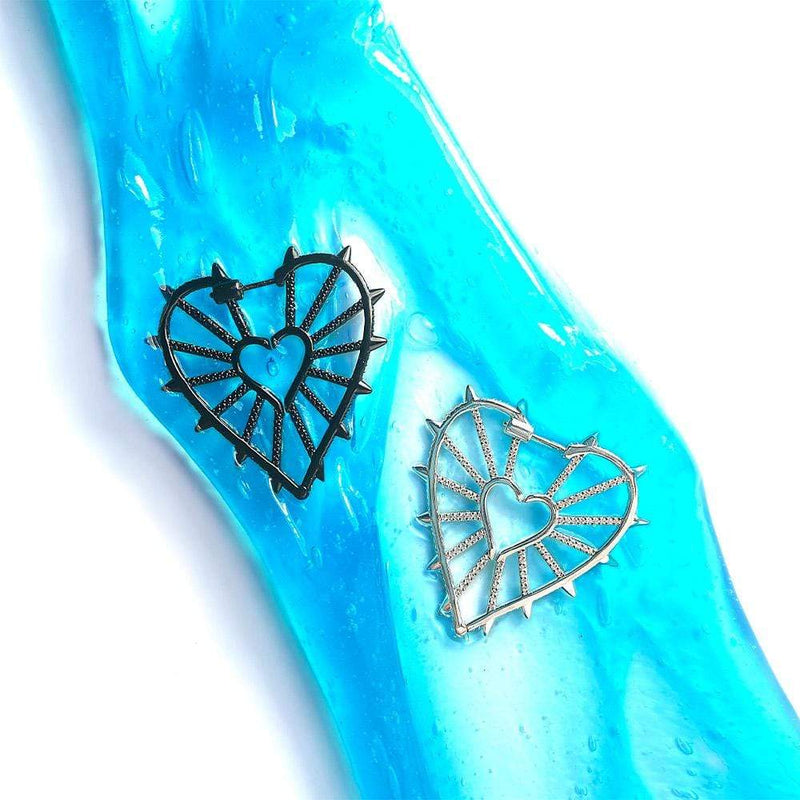 Single Geometric Heart Earring With Spikes - White Silver