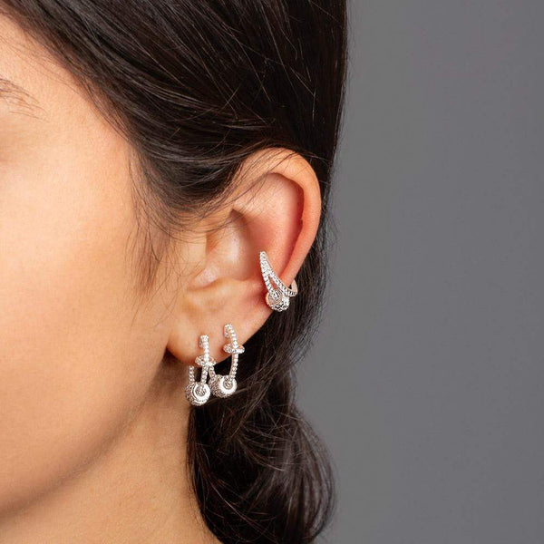 APM Monaco Single Sliding Ear Cuff with Rings in white silver